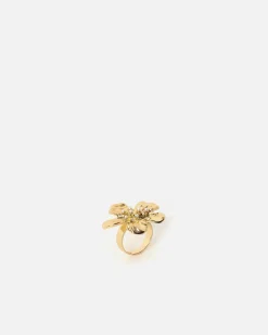Anillo con forma de flor