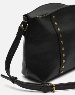 Bolso bandolera con detalles metálicos