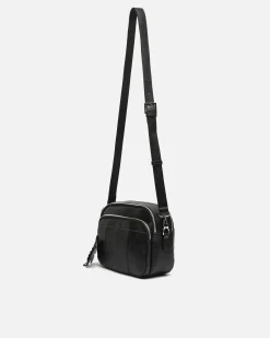 Bolso bandolera con detalle colgante