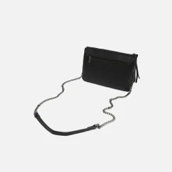 Bolso bandolera con detalles metálicos