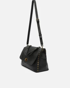 Bolso bandolera grande con solapa y detalles metálicos