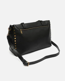 Bolso bandolera grande con solapa y detalles metálicos