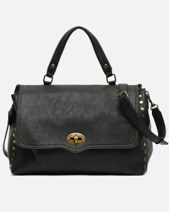 Bolso bandolera grande con solapa y detalles metálicos
