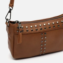 Bolso bandolera pequeño con detalles metálicos