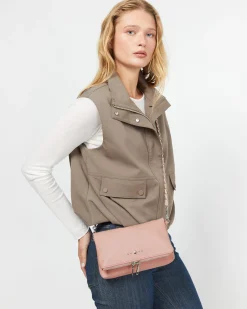 Bolso bandolera pequeño con solapa