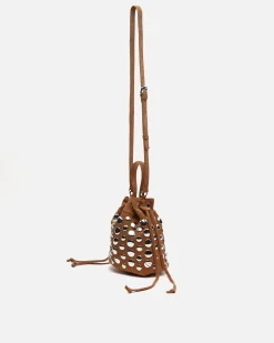 Bolso bucket efecto ante con tachas
