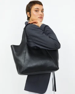 Bolso de hombro con asa bandolera extraíble