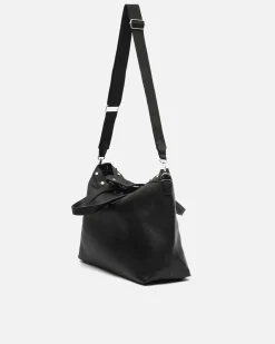 Bolso de hombro grande con detalles metálicos