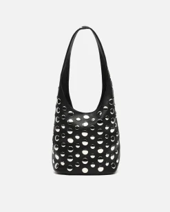 Bolso de hombro pequeño con detalles metálicos