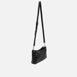 Bolso de hombro pequeño con detalles metálicos