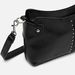 Bolso de hombro pequeño con detalles metálicos