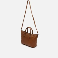 Bolso tote con asa bandolera y detalles metálicos