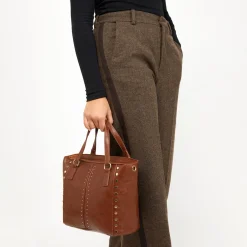 Bolso tote mediano con asa bandolera extraíble y detalles metálicos