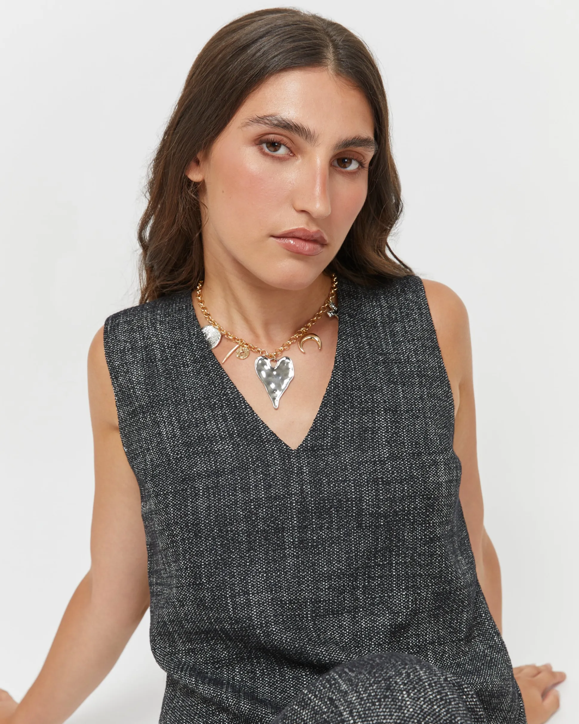 Collar corto bicolor con detalles maxi