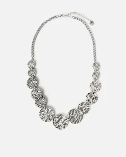 Collar corto de círculos