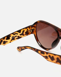 Gafas de sol ovaladas con montura de pasta