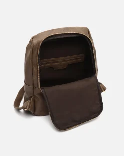 Mochila antirrobo con detalles metálicos