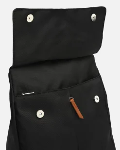 Mochila antirrobo con solapa