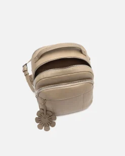 Mochila con detalle colgante