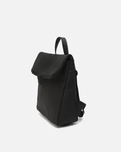 Mochila con solapa en nylon