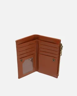 Monedero pequeño con detalles metálicos